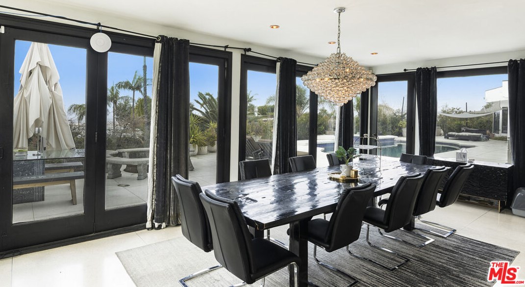 1705 Carla Rdg, Beverly Hills CA  90210-1911 exterior