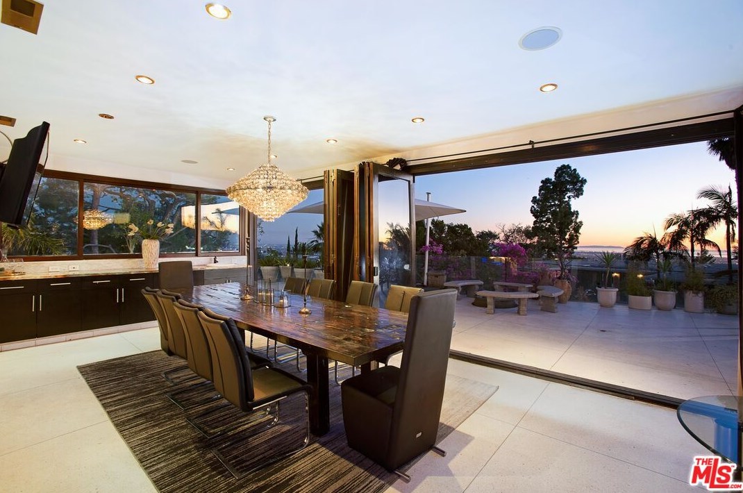 1705 Carla Rdg, Beverly Hills CA  90210-1911 exterior