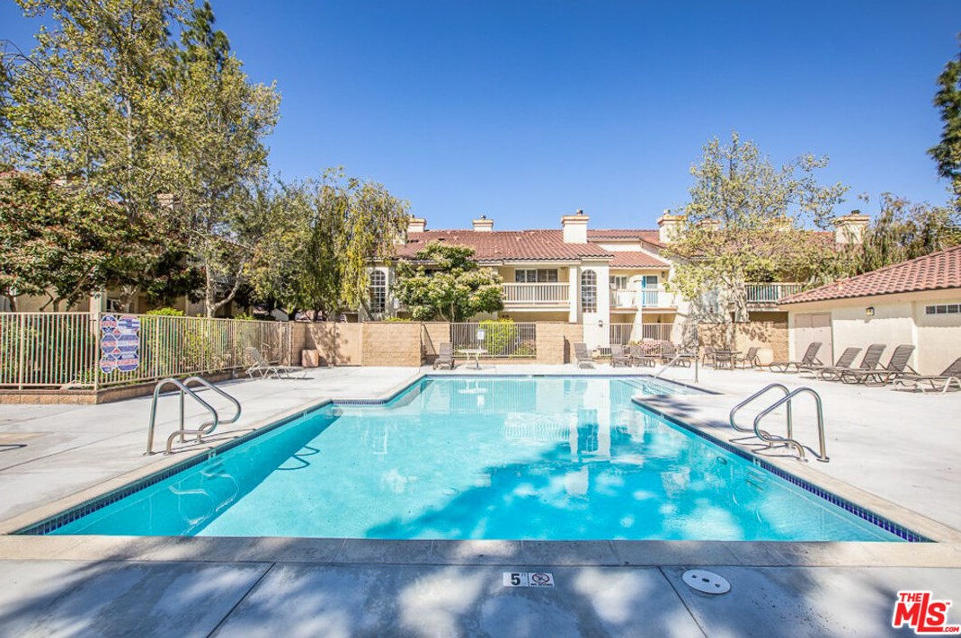 5805 Oak Bend Ln #209, Calabasas, CA 91377