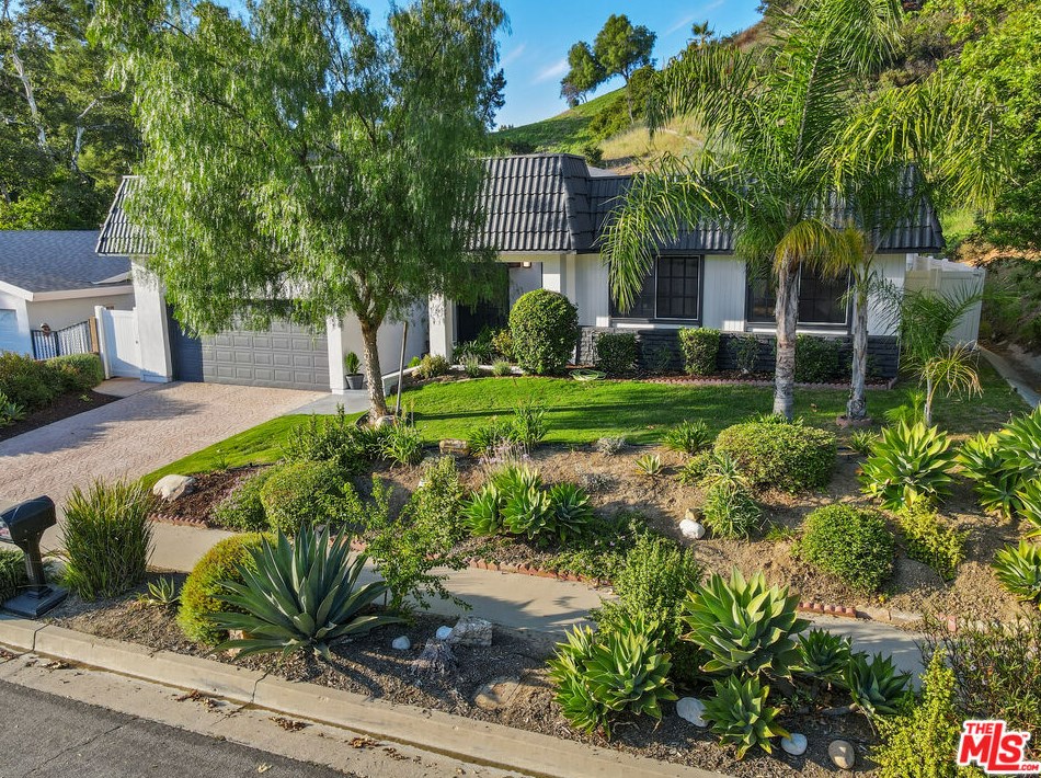 21237 Lighthill Dr, Topanga, CA 90290