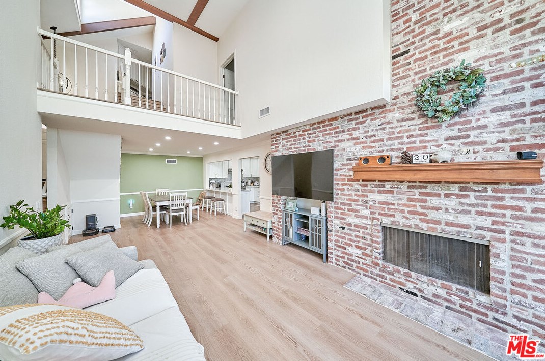 954 S Rim Crest Dr, Anaheim, CA 92807