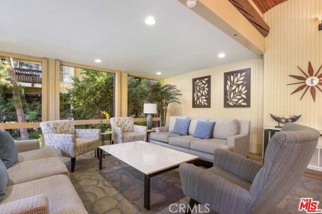 8106 Raintree Cir, Los Angeles CA  90230-4459 exterior