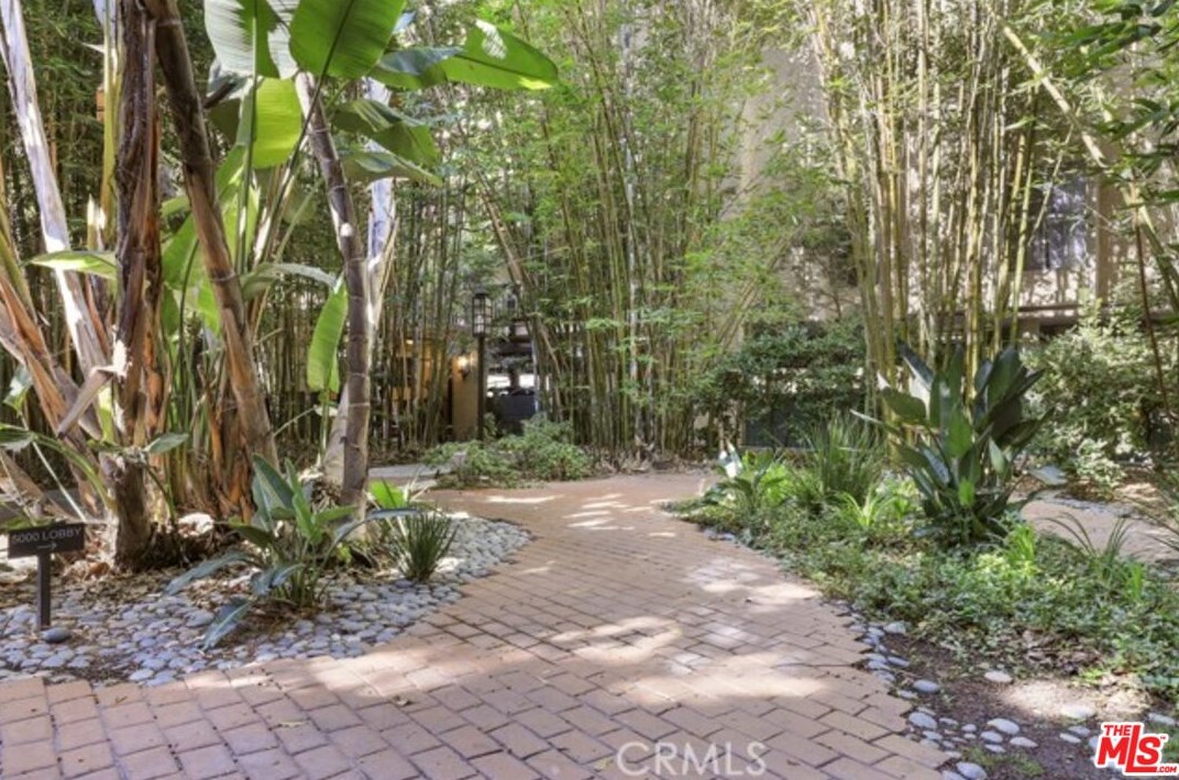 8106 Raintree Cir, Los Angeles CA  90230-4459 exterior