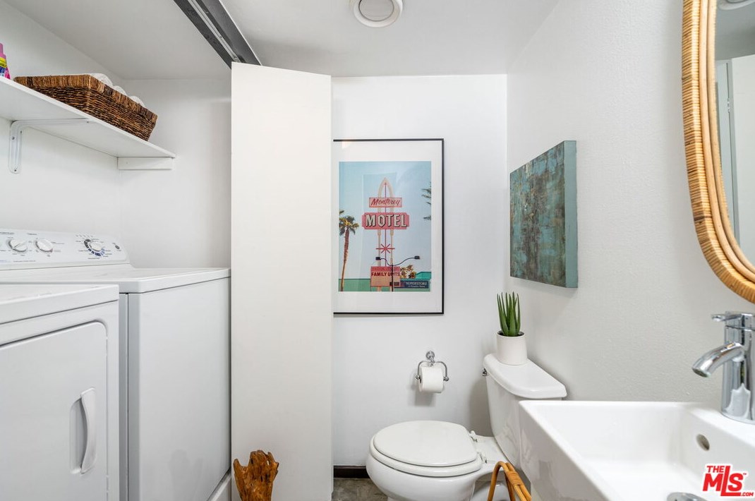 8223 Lookout Mountain Ave, Los Angeles CA  90046-1546 exterior