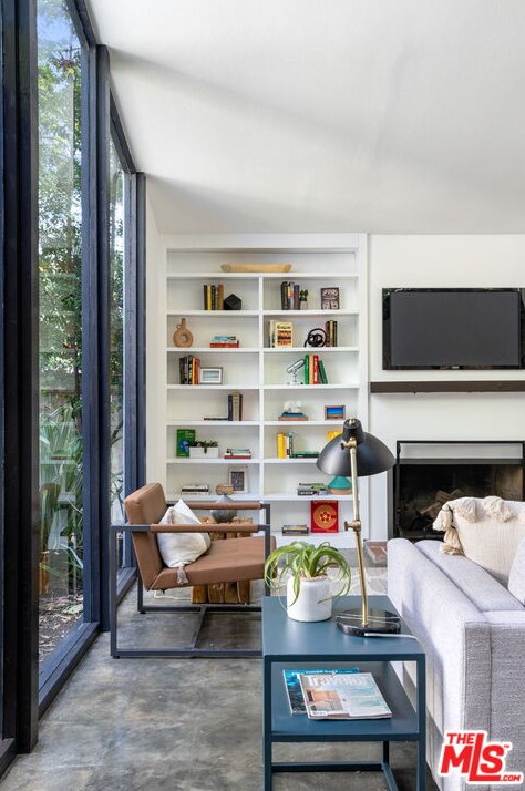 8223 Lookout Mountain Ave, Los Angeles CA  90046-1546 exterior