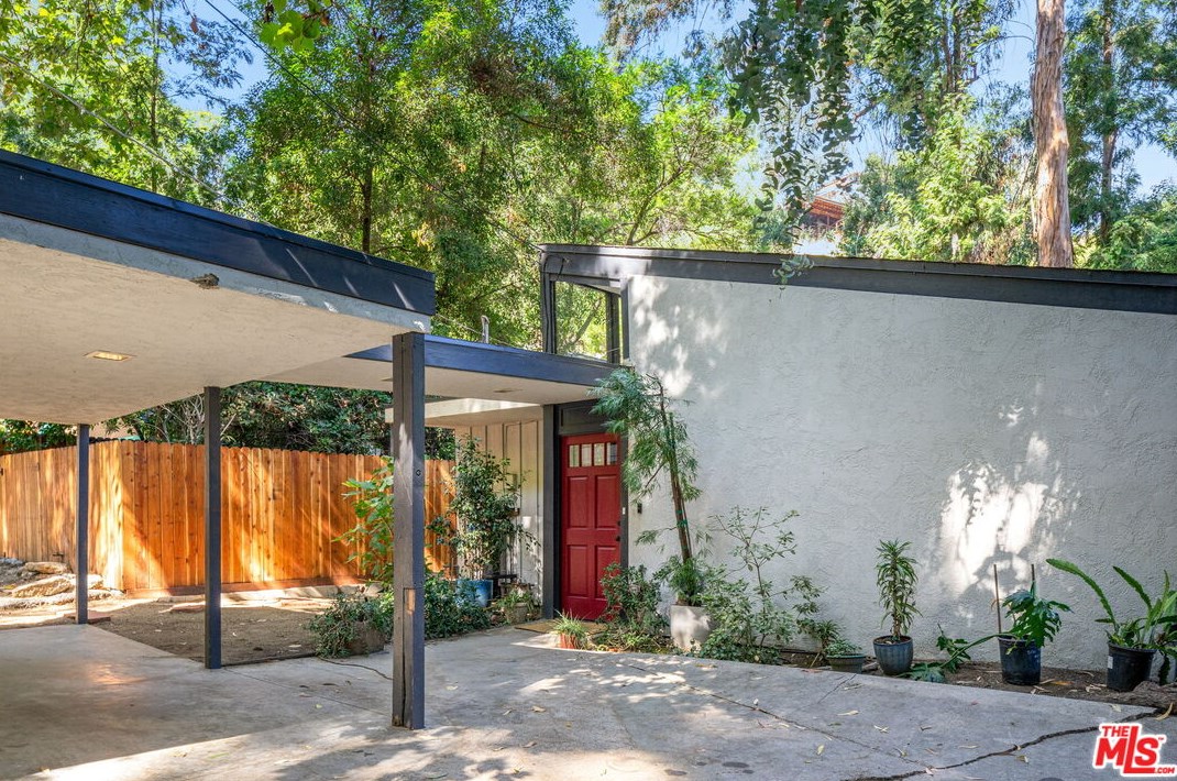 8223 Lookout Mountain Ave, Los Angeles, CA 90046