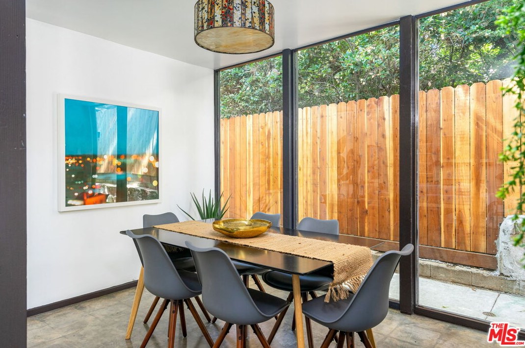 8223 Lookout Mountain Ave, Los Angeles CA  90046-1546 exterior