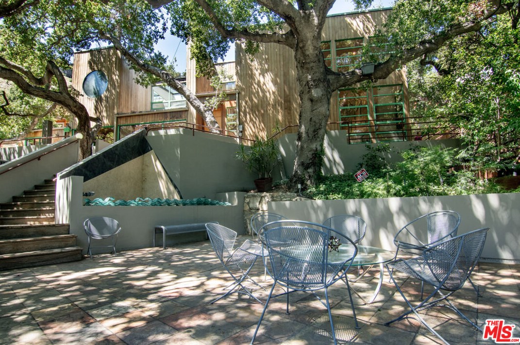 3937 Sumac Dr, Van Nuys, CA 91403