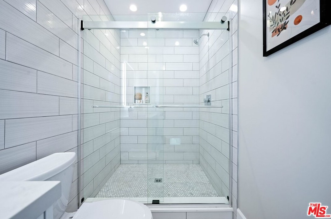 9717 Beverlywood St, Los Angeles CA  90034-1826 exterior