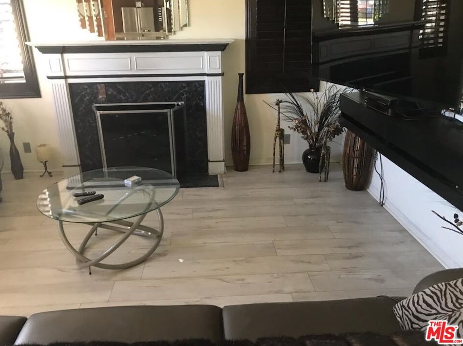 635 111th Pl, Los Angeles, CA 90044-4237