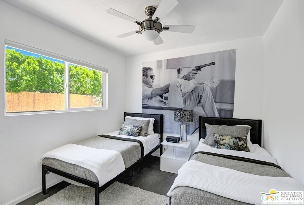 2221 Francis Dr, Palm Springs CA  92262-2553 exterior