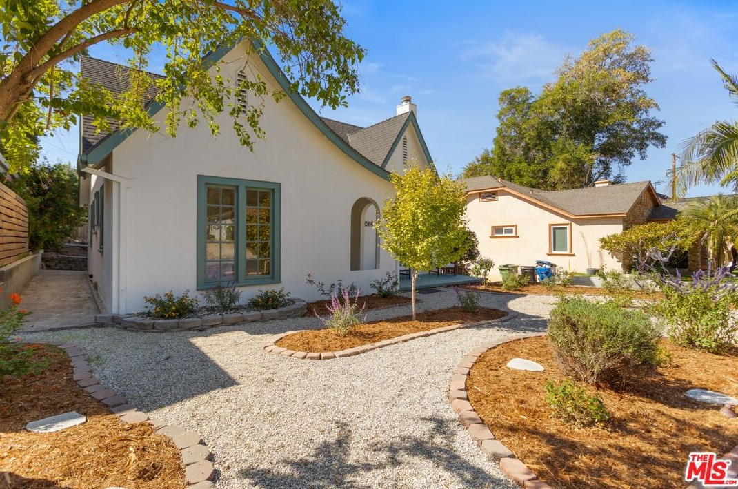 1266 Hill Dr, Los Angeles, CA 90041-1649