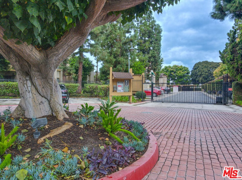 16211 Downey Ave #8, Paramount, CA 90723
