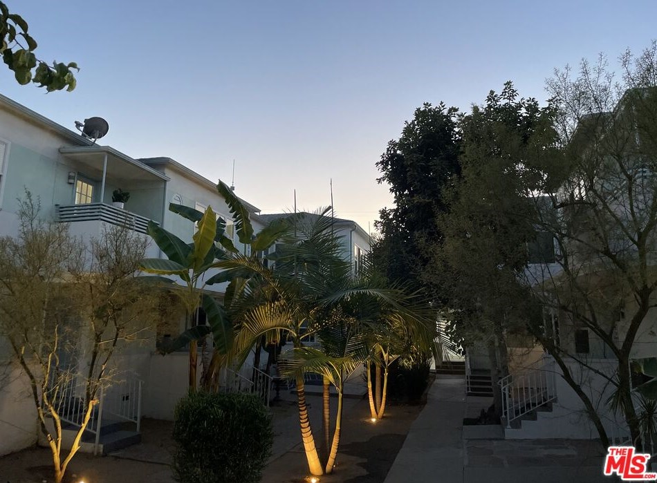 119 Westmoreland Ave, Los Angeles, CA 90004-4813