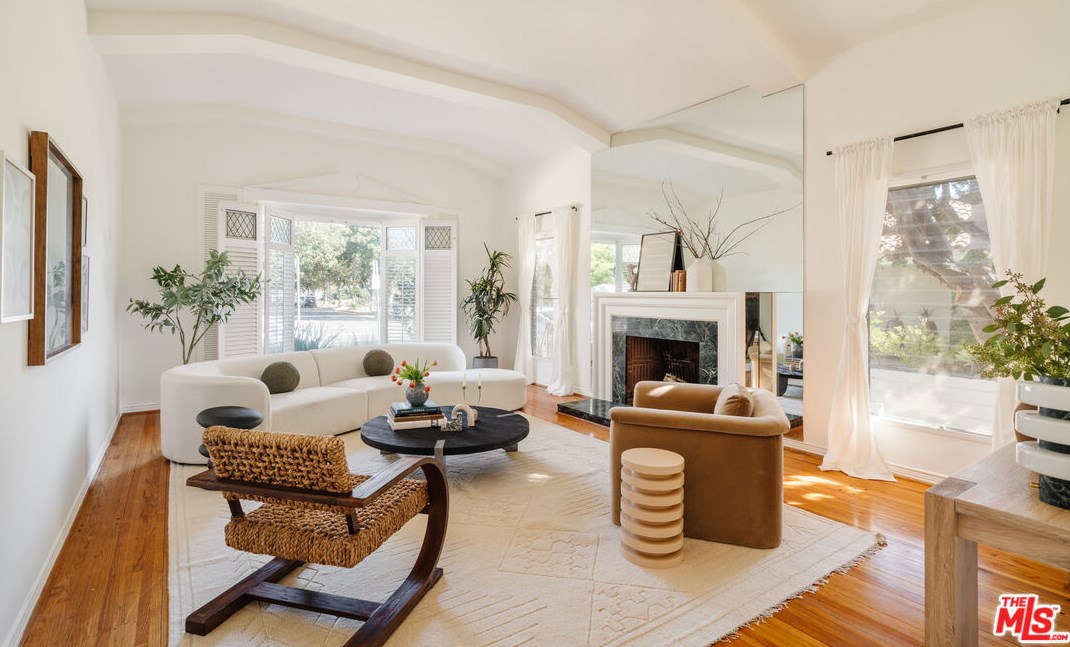 1029 Orlando Ave, Los Angeles, CA 90035-2509