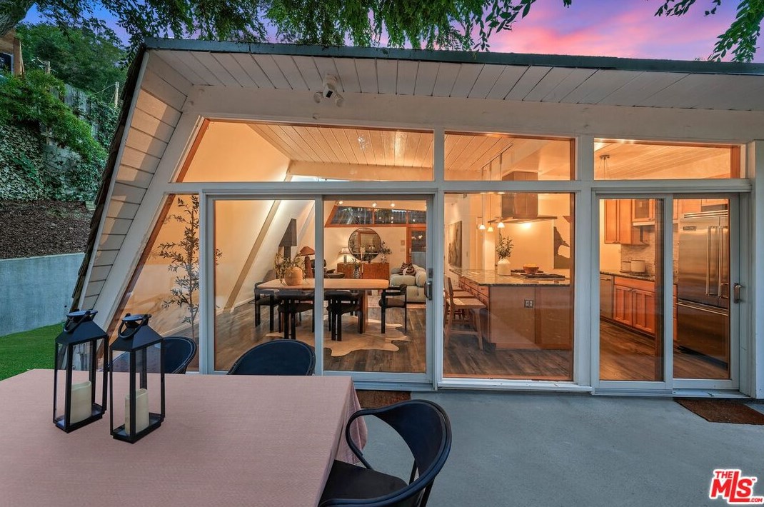 7234 Woodrow Wilson Dr, Los Angeles, CA 90068