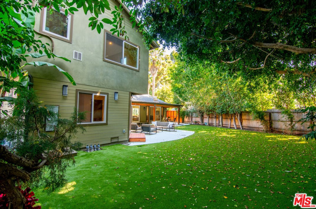 5195 Dobson Way, Los Angeles, CA 90230-4926