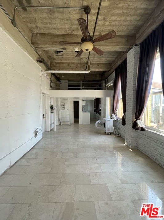 215 7th St, Los Angeles CA  90014-1839 exterior