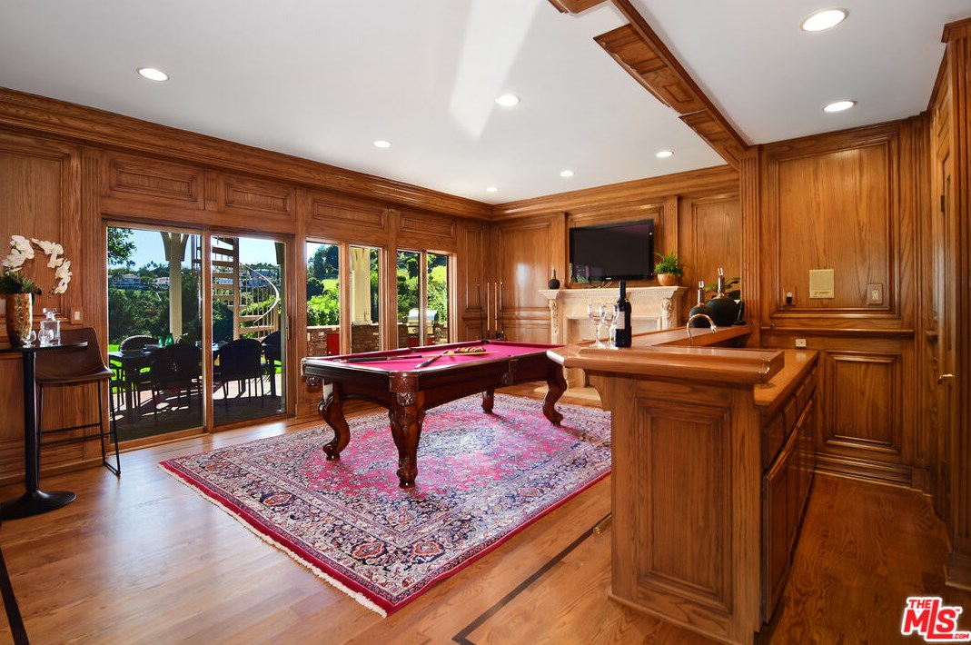 4112 Nogales Dr, Los Angeles CA  91356-5114 exterior
