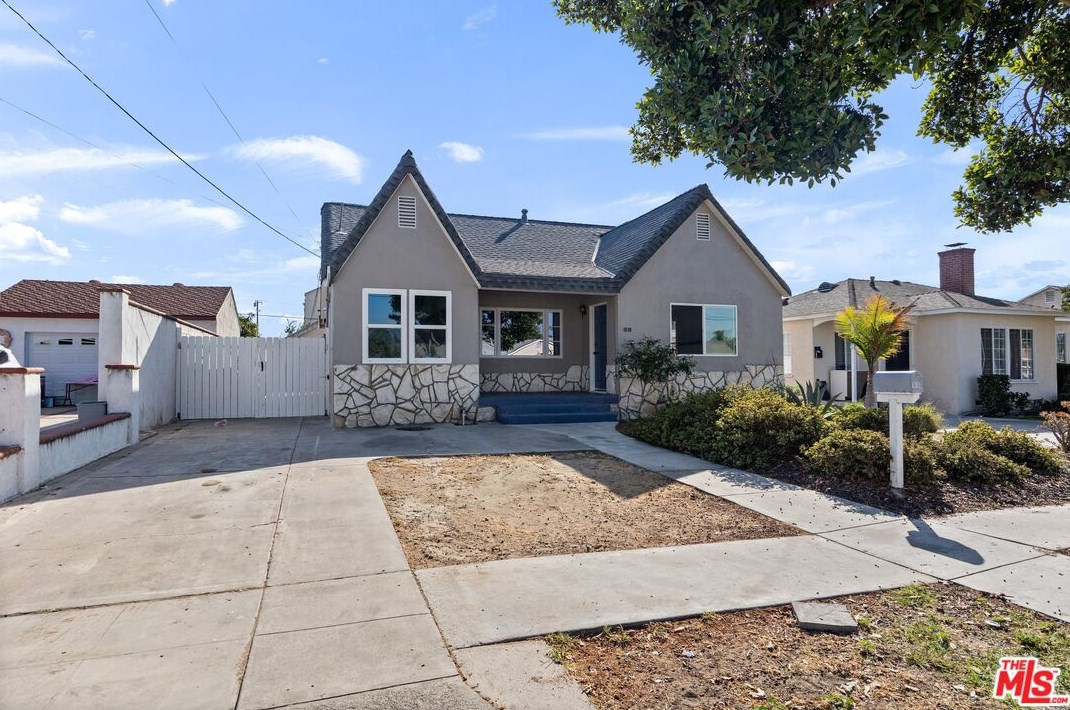 1610 W 9th St, Santa Ana, CA 92703