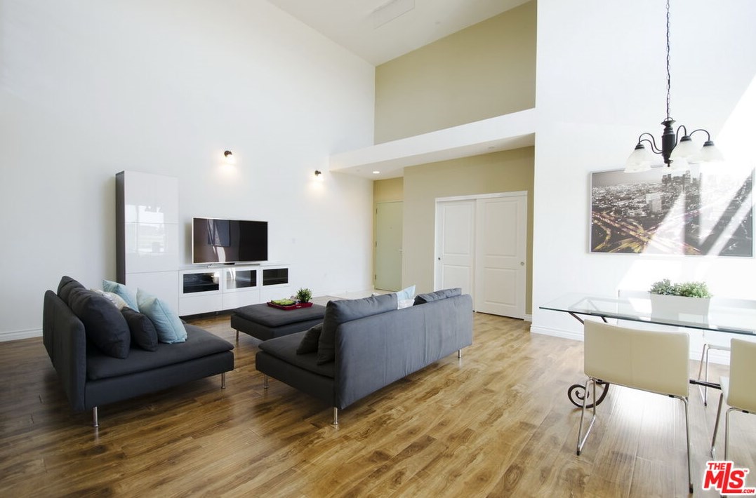 546 N Oxford Ave #309, Los Angeles, CA 90004