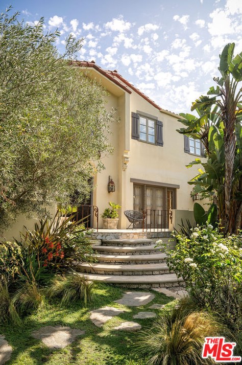 2500 Commonwealth Ave, Los Angeles, CA 90027-1208