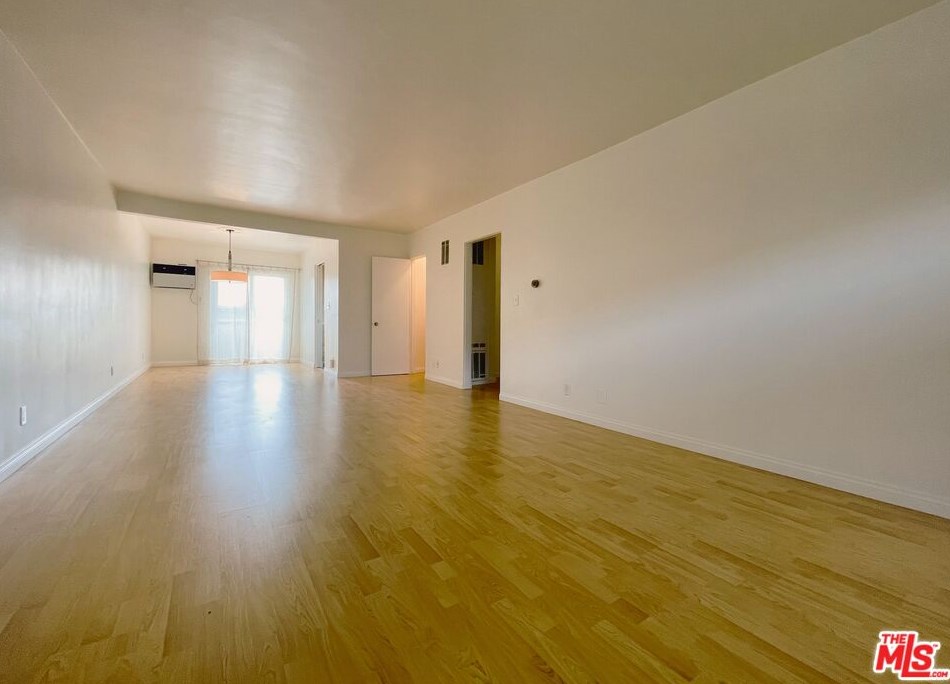 1046 Normandie Ave, Los Angeles, CA 90006-2504