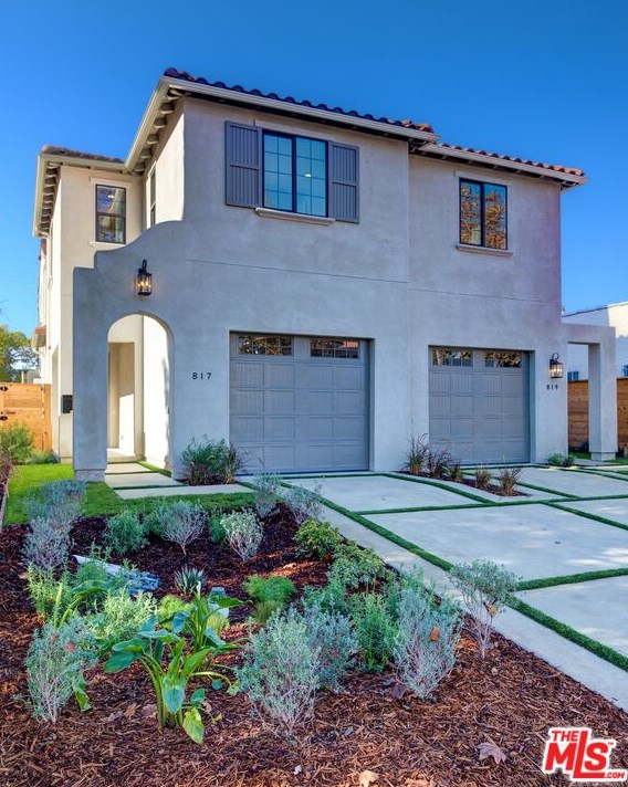 819 Sycamore Ave, Los Angeles, CA 90038-3316