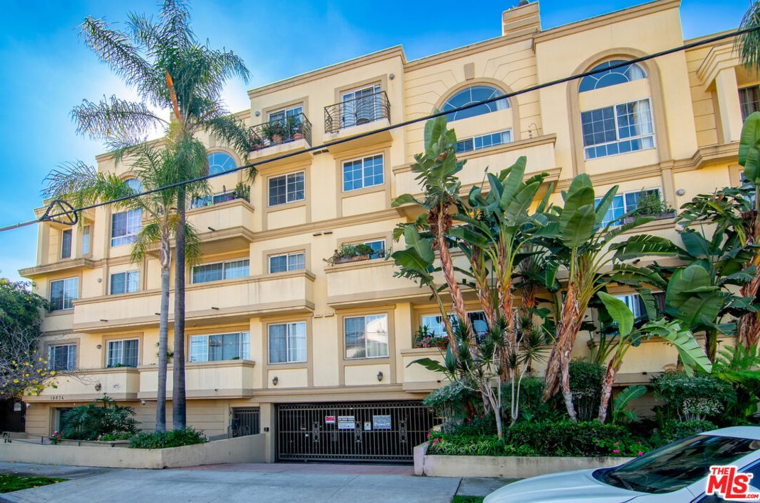 10824 Bloomfield St #308, North Hollywood, CA 91602