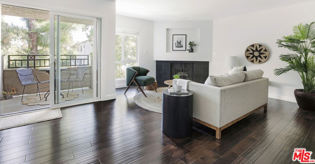 11640 Woodbridge St #302, North Hollywood, CA 91604