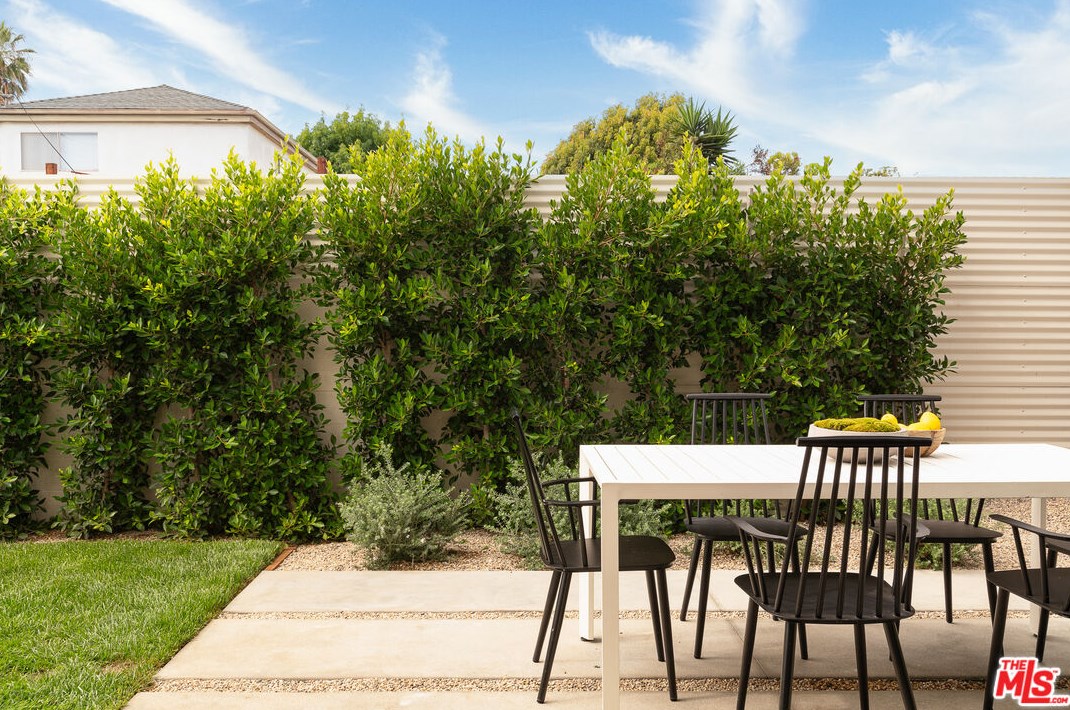 12527 Gilmore Ave, Los Angeles CA  90066-6426 exterior