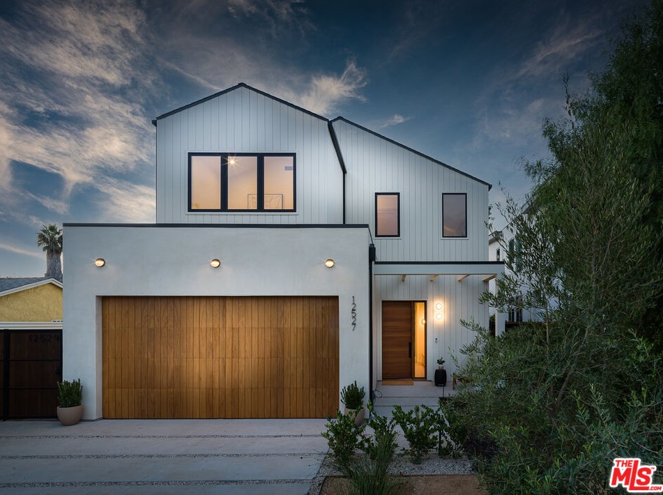 12527 Gilmore Ave, Los Angeles CA  90066-6426 exterior
