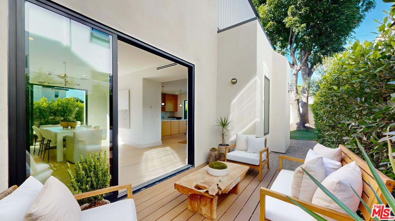12527 Gilmore Ave, Los Angeles CA  90066-6426 exterior