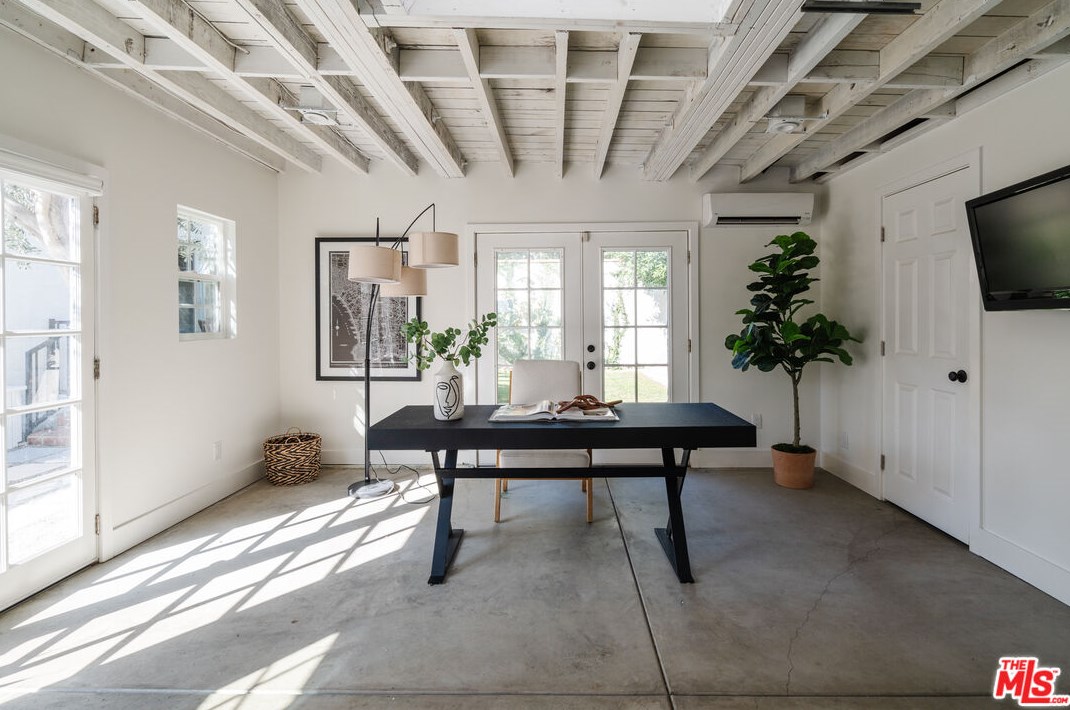 9103 Gibson St, Los Angeles CA  90034-1924 exterior