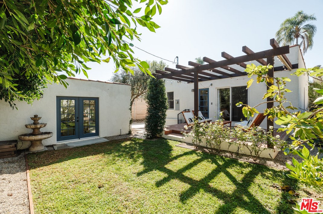 9103 Gibson St, Los Angeles CA  90034-1924 exterior