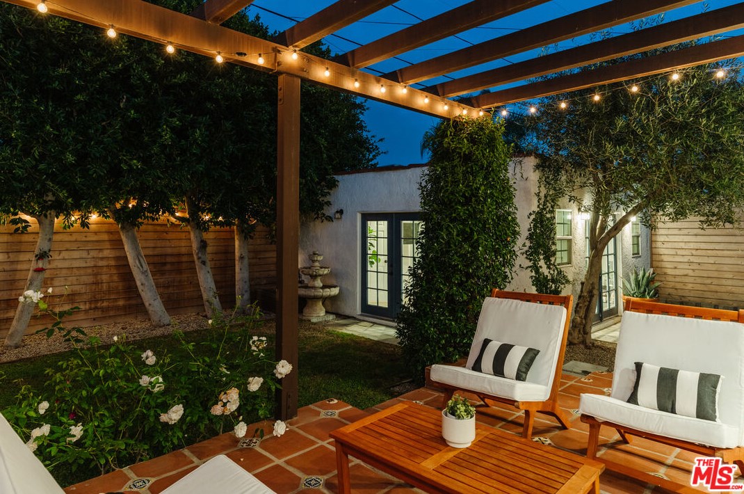 9103 Gibson St, Los Angeles CA  90034-1924 exterior