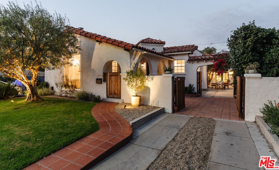 9103 Gibson St, Los Angeles, CA 90034-1924