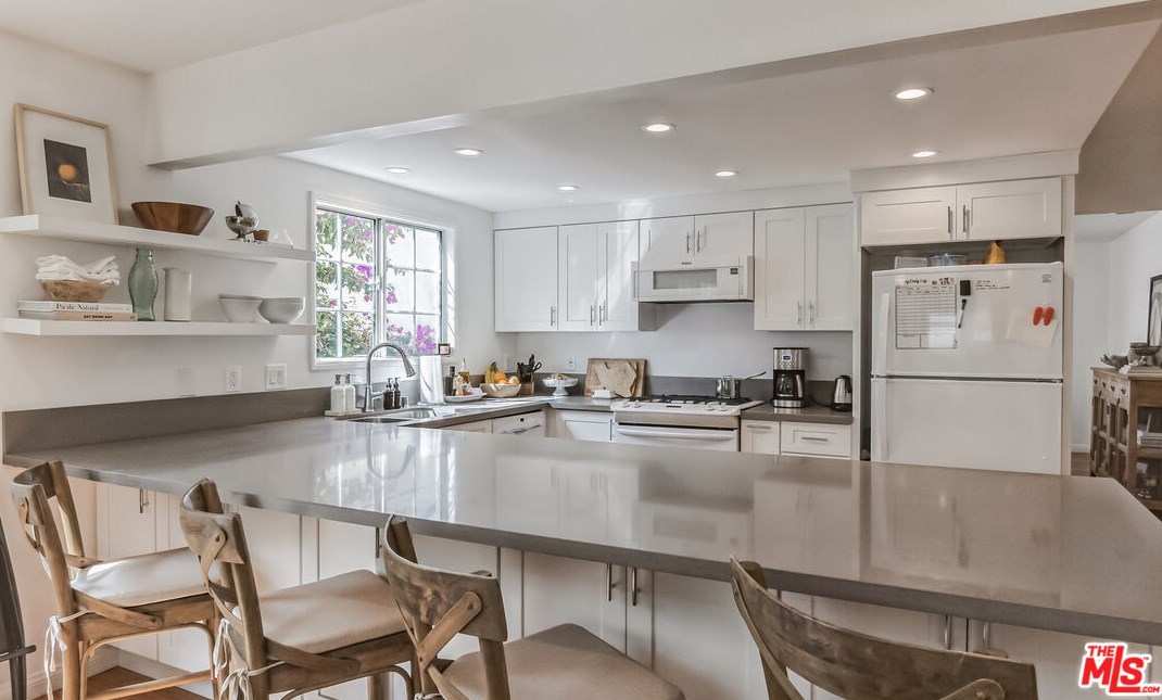 11906 Weir St, Los Angeles CA  90230-6066 exterior