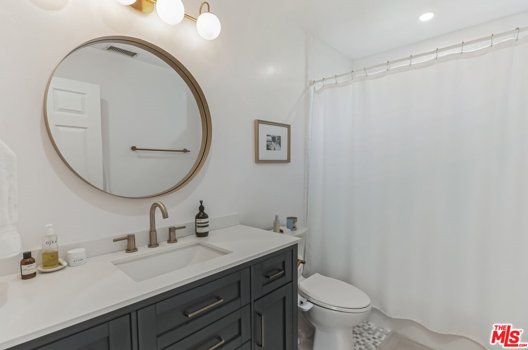 11906 Weir St, Los Angeles CA  90230-6066 exterior