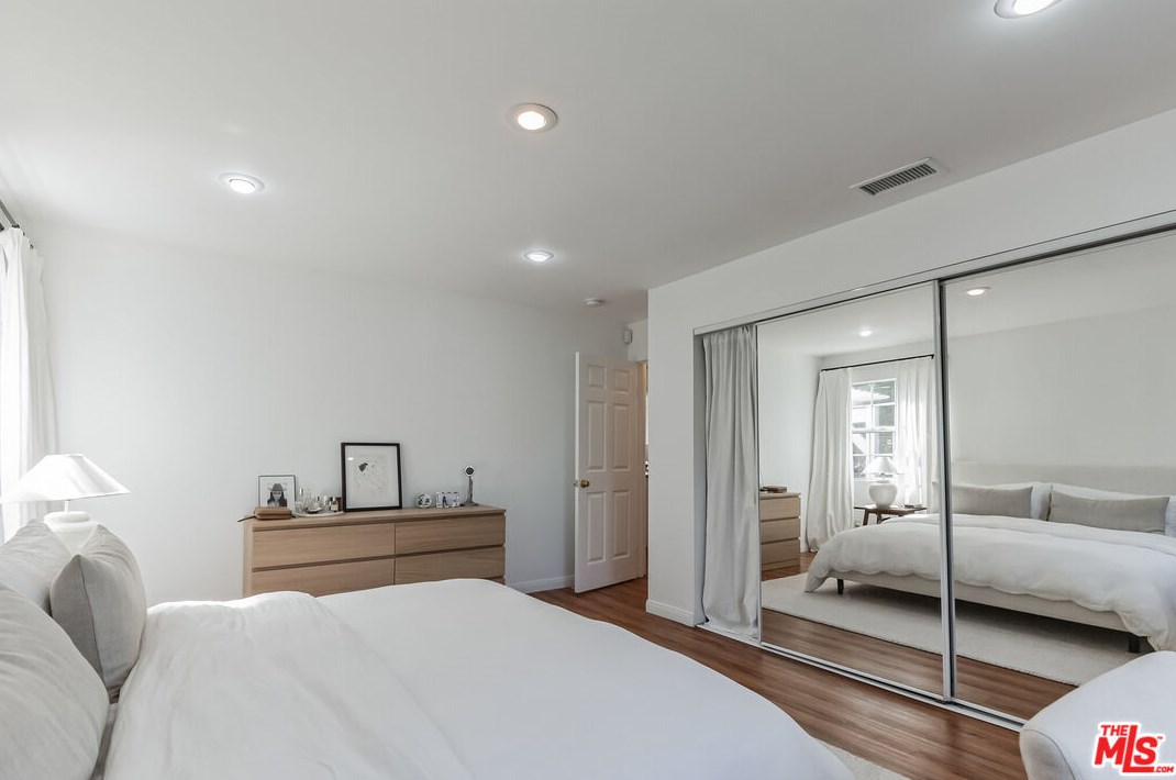 11906 Weir St, Los Angeles CA  90230-6066 exterior