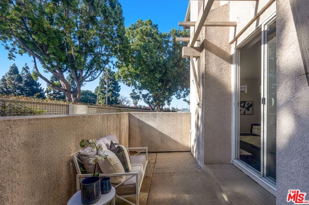 7713 Hannum Ave, Los Angeles CA  90230-6164 exterior