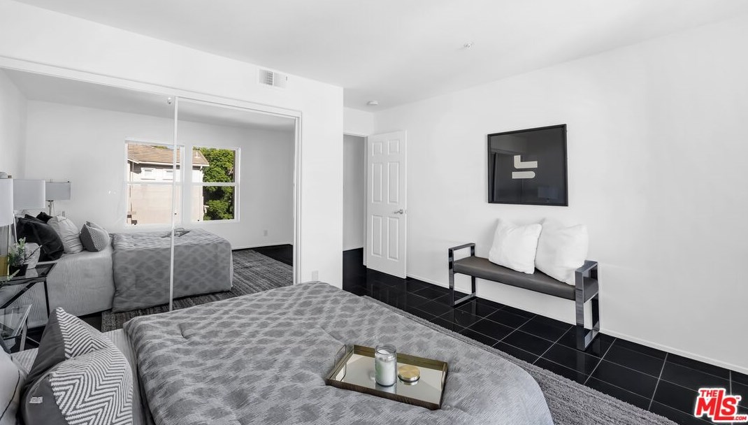 7713 Hannum Ave, Los Angeles CA  90230-6164 exterior