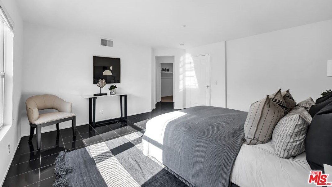 7713 Hannum Ave, Los Angeles CA  90230-6164 exterior