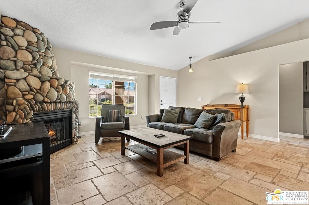 69858 Brookview Way, Cathedral City CA  92234-2505 exterior