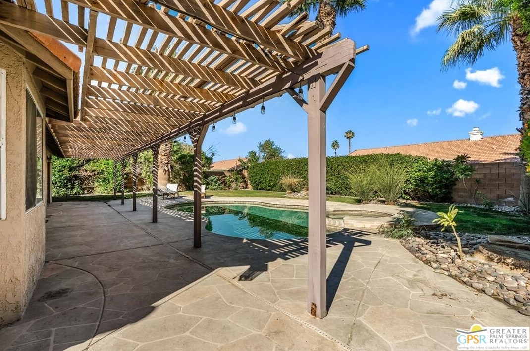 69858 Brookview Way, Cathedral City CA  92234-2505 exterior