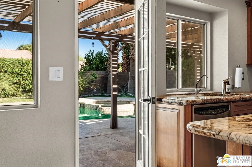 69858 Brookview Way, Cathedral City CA  92234-2505 exterior