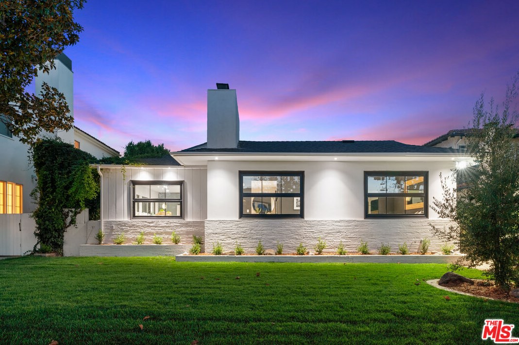 542 Mccadden Pl, Los Angeles, CA 90004-1028
