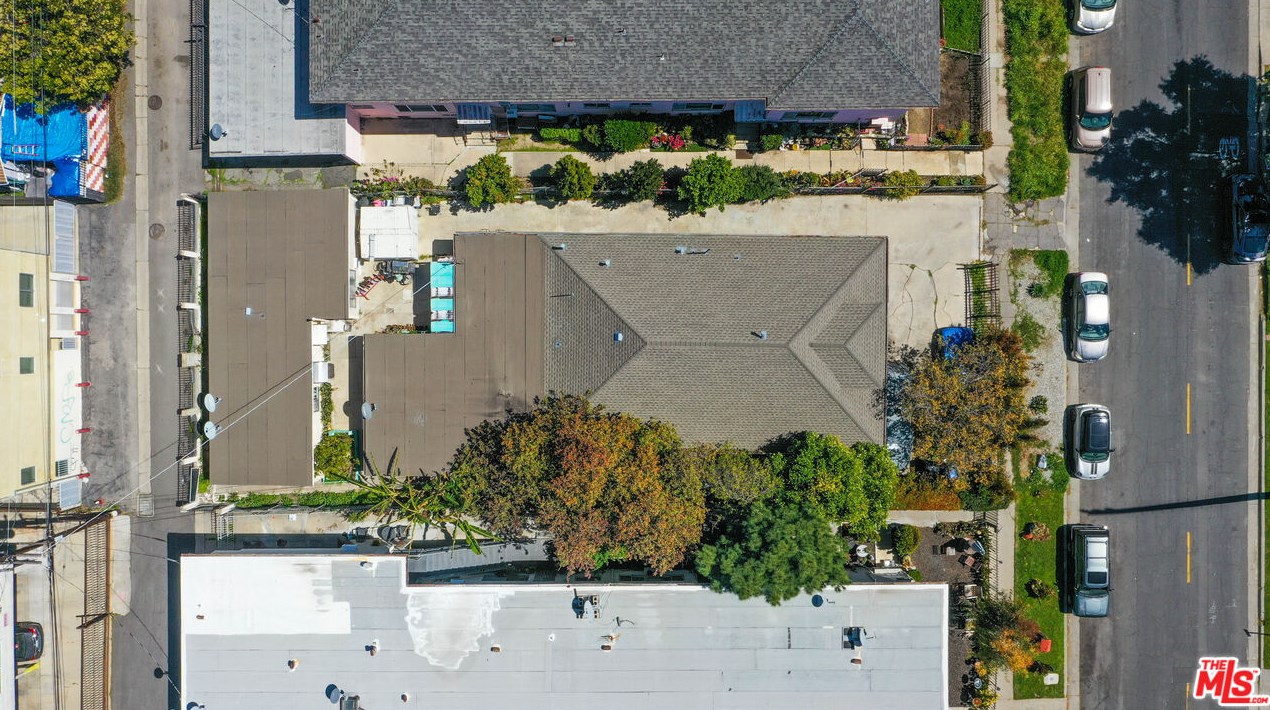 5837 Willoughby Ave, Los Angeles CA  90038-3059 exterior