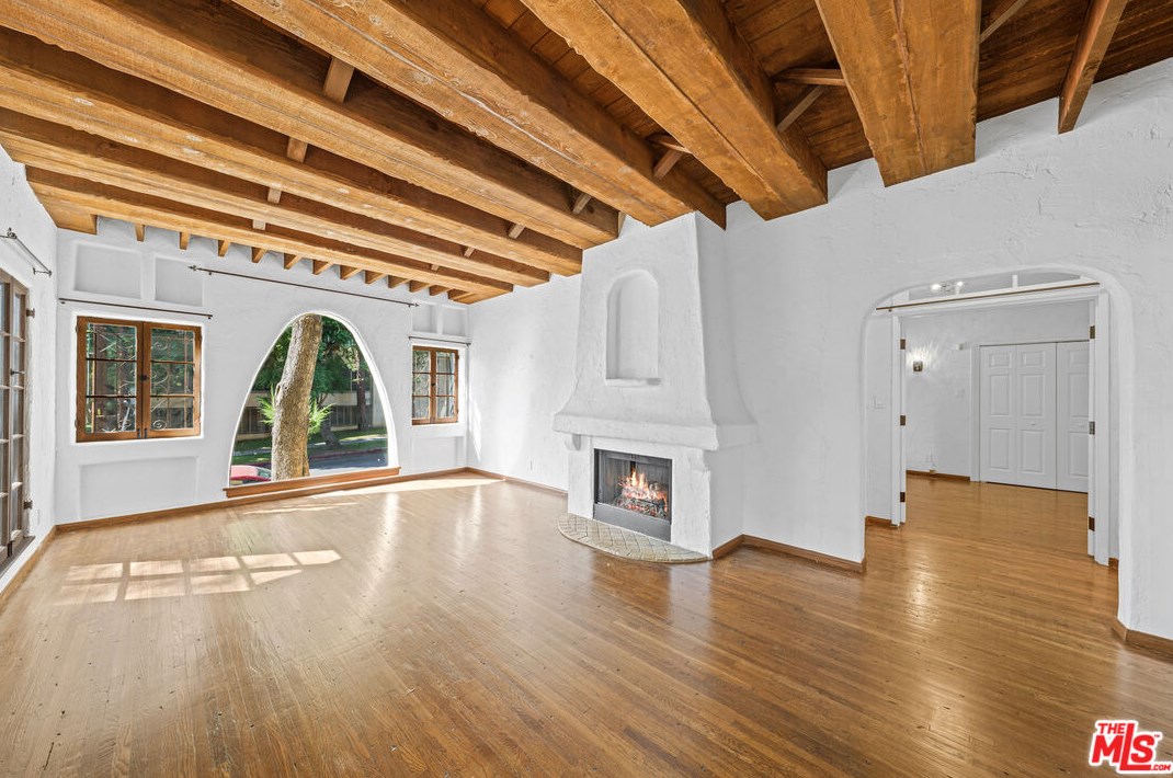 9027 Alden Dr, Los Angeles CA  90048-2914 exterior
