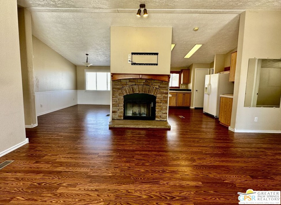 54270 Kalsman Dr, Cabazon, CA 92282